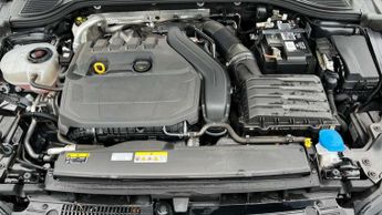 Volkswagen Golf 1.5 eTSI 150 R-Line 5dr DSG