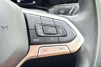 Volkswagen Golf 1.0 TSI Life 5dr