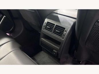 Jaguar F-Pace 2.0 D200 R-Dynamic Black 5dr Auto AWD