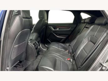 Jaguar F-Pace 2.0 D200 R-Dynamic Black 5dr Auto AWD