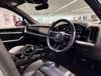 Porsche Cayenne E-Hybrid Black Edition 5dr Tiptronic S