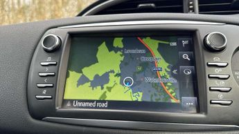 Toyota Yaris 1.5 Hybrid Yellow Edition 5dr CVT