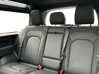 Land Rover Defender 3.0 D250 X-Dynamic SE 90 3dr Auto