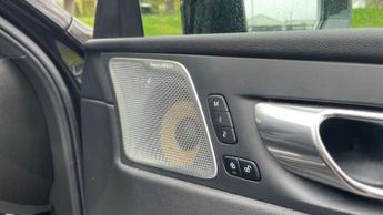 Volvo XC60 2.0 B4D R DESIGN Pro 5dr AWD Geartronic