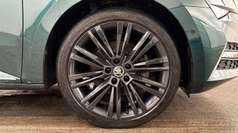 Skoda Superb 1.4 TSI iV Laurin + Klement DSG 5dr