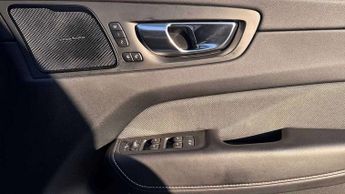 Volvo XC60 2.0 B4D Plus Dark 5dr AWD Geartronic