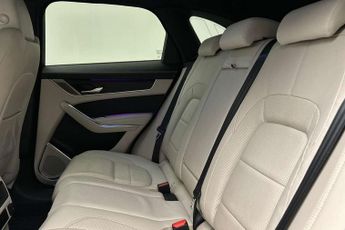 Jaguar F-Pace 2.0 D200 R-Dynamic Black 5dr Auto AWD