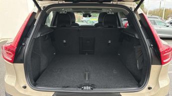 Volvo XC40 2.0 B4P Ultra Dark 5dr Auto