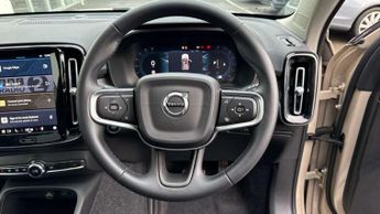Volvo XC40 2.0 B4P Ultra Dark 5dr Auto