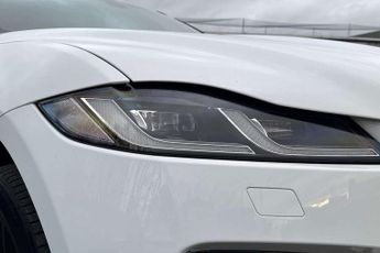 Jaguar F-Pace 2.0 D200 R-Dynamic Black 5dr Auto AWD