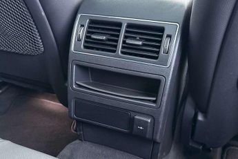 Jaguar F-Pace 2.0 D200 R-Dynamic Black 5dr Auto AWD