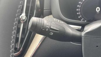Volvo XC60 2.0 B5P Inscription 5dr AWD Geartronic