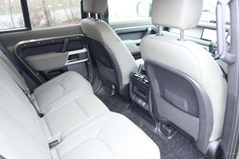 Land Rover Defender 3.0 D250 SE 110 5dr Auto
