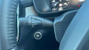 Volvo XC40 2.0 B4P Inscription 5dr AWD Auto