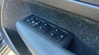 Volvo XC40 2.0 B4P Inscription 5dr AWD Auto