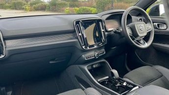 Volvo XC40 2.0 B4P Ultimate Dark 5dr Auto