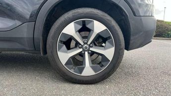 Volvo XC40 2.0 B4P Ultimate Dark 5dr Auto