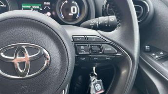 Toyota Yaris 1.5 Hybrid Design 5dr CVT