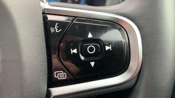 Volvo XC60 2.0 B5P Plus Dark 5dr AWD Geartronic