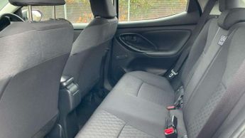 Toyota Yaris 1.5 Hybrid Icon 5dr CVT