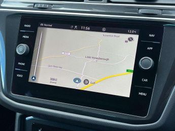Volkswagen Tiguan 2.0 TDI R-Line 5dr DSG