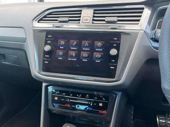 Volkswagen Tiguan 2.0 TDI R-Line 5dr DSG