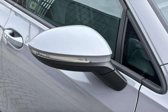 Volkswagen Golf 1.5 eTSI 150 R-Line 5dr DSG