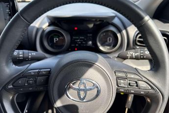 Toyota Yaris 1.5 Hybrid Design 5dr CVT