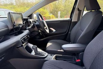 Toyota Yaris 1.5 Hybrid Design 5dr CVT