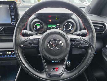 Toyota Yaris 1.5 Hybrid GR Sport 5dr CVT