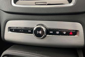 Volvo XC90 2.0 B5P [250] Momentum 5dr AWD Gtron