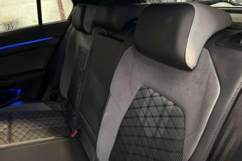 Volkswagen Golf 1.5 eTSI 150 R-Line 5dr DSG