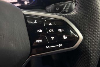 Volkswagen Golf 1.5 eTSI 150 R-Line 5dr DSG