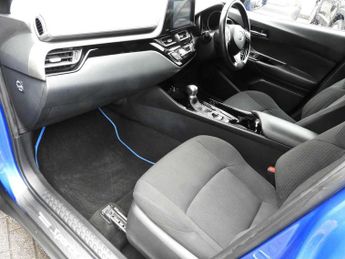 Toyota C-HR 1.8 Hybrid Design 5dr CVT