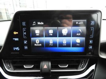 Toyota C-HR 1.8 Hybrid Design 5dr CVT