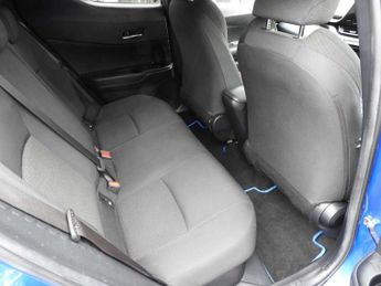 Toyota C-HR 1.8 Hybrid Design 5dr CVT
