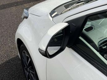 Toyota Yaris 1.5 Hybrid Design 5dr CVT