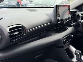 Toyota Yaris 1.5 Hybrid Design 5dr CVT
