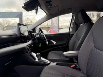 Toyota Yaris 1.5 Hybrid Design 5dr CVT