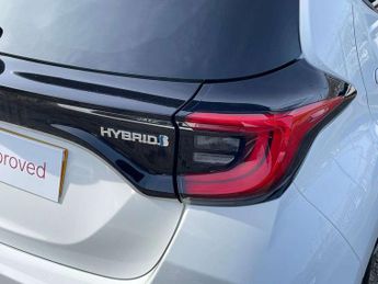 Toyota Yaris 1.5 Hybrid Design 5dr CVT