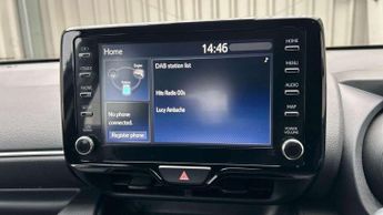 Toyota Yaris 1.5 Hybrid Design 5dr CVT