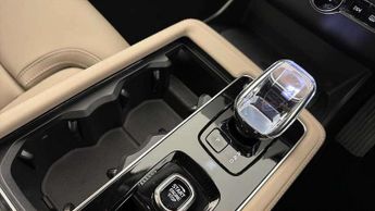 Volvo XC90 2.0 B5P Plus Dark 5dr AWD Geartronic