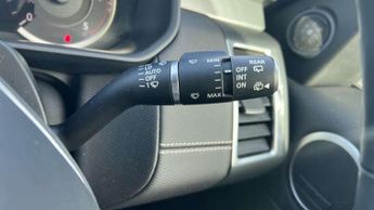 Land Rover Discovery 3.0 D300 R-Dynamic SE 5dr Auto