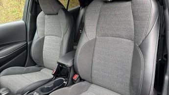 Toyota Corolla 1.8 Hybrid Design 5dr CVT