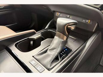 Lexus ES 300h 2.5 4dr CVT