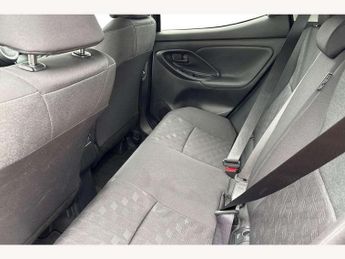 Toyota Yaris 1.5 Hybrid Design 5dr CVT