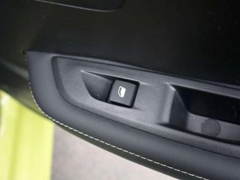 Peugeot 208 1.2 Hybrid 100 Allure 5dr e-DSC6