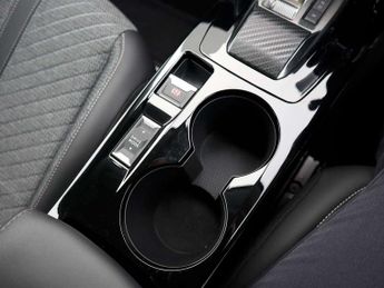 Peugeot 208 1.2 Hybrid 100 Allure 5dr e-DSC6