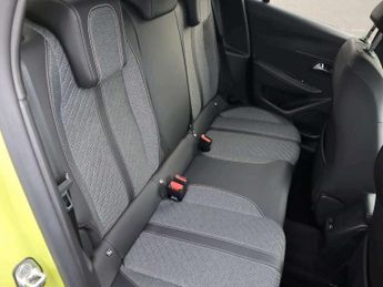 Peugeot 208 1.2 Hybrid 100 Allure 5dr e-DSC6