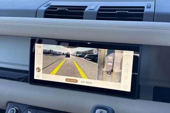 Land Rover Defender 3.0 D250 X-Dynamic SE 110 5dr Auto